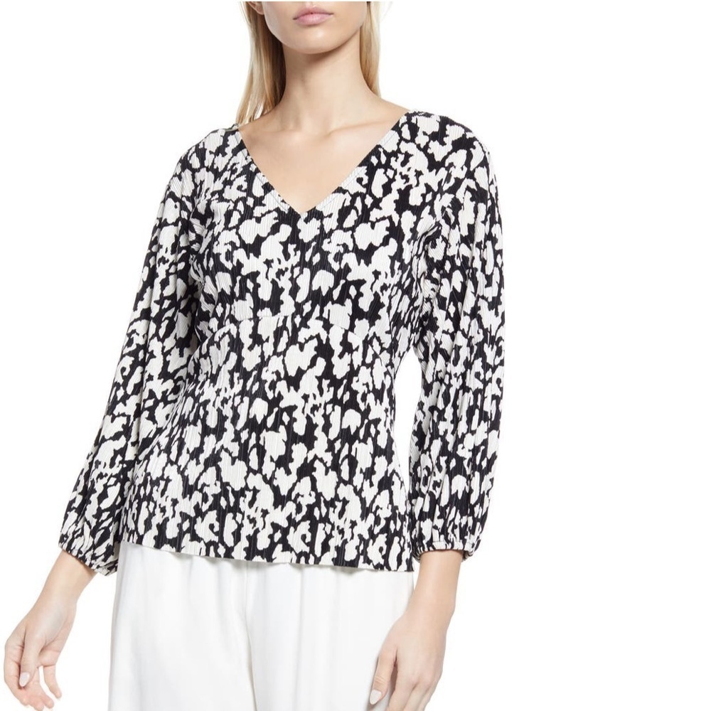 Brand 𝅺NEW Halogen Plisse Balloon Sleeve Top